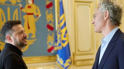 Зеленский обещает усилить оборону Америки после встречи с представителем ОПК США
