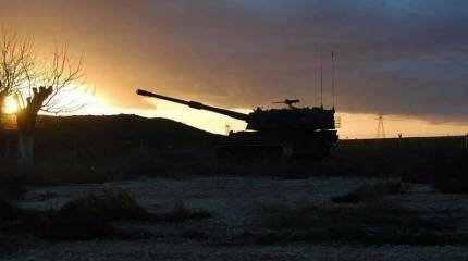 Минобороны Турции объяснило стягивание военной техники к границе с Сирией "необходимостью отвечать на обстрелы со стороны ИГИЛ"