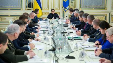 Подписаться под Минскими соглашениями: игра Зеленского в Париже