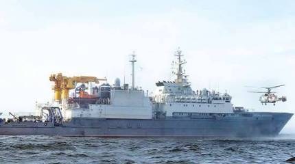 Латвия "озабочена" появлением российского спасательного судна в 5 милях от морских границ страны