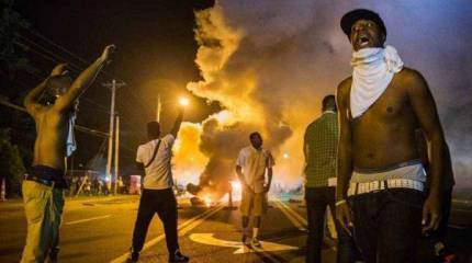 Белые люди, на выход