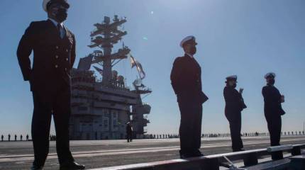 «C целью перехвата китайских ракет»: в США предлагают оснастить авианосцы боевым лазерным оружием
