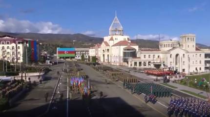 Азербайджанская армия проводит праздничный парад в бывшем Степанакерте