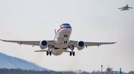 Опытный образец самолёта Sukhoi Superjet 100 с отечественными двигателями ПД-8 совершил первый полёт