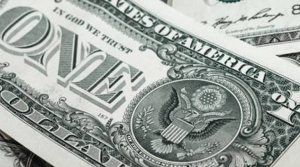 Экс-советник ЦРУ: США уничтожают доллар собственной санкционной политикой