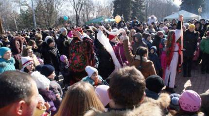 Двойной праздник в Донецке. Фоторепортаж