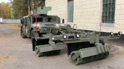 Сапёры ВСУ осваивают минные тралы SPARK для внедорожников HMMWV