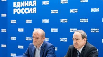 СМИ: Соцсети запретили "ЕР" публиковать агитацию со словами "Партия президента"