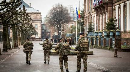Французский политик: Заявление Макрона о возможной отправке военных на Украину играет на руку России