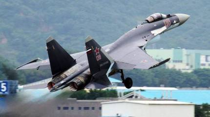 Российский Су-35 продемонстрировал свои способности в небе над Чжухаем