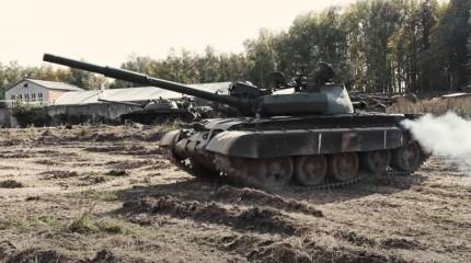 Украинские военные переделали брошенный танк Т-62М в машину техподдержки