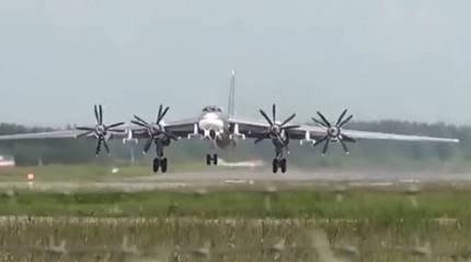 Истребители F-22 ВВС США поднялись на перехват российских ракетоносцев