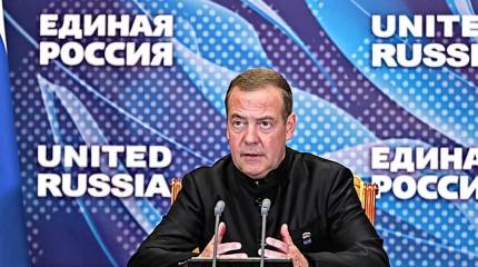 Медведев: при попытке блокировать спутники «Рассвет» вниз посыпется Starlink