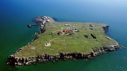 Змеиный – остров преткновения