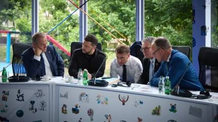 «Путин должен безоговорочно принять предложенное перемирие»: Макрон выступил с заявлением после телефонного разговора с Трампом