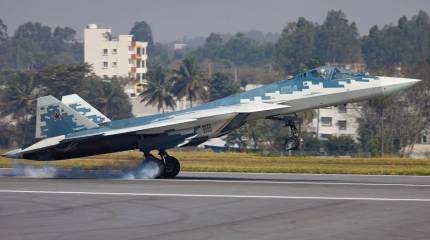 Тяжеловес и координатор: предлагается два варианта истребителя Су-57 ВВС Индии