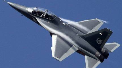 Китайский учебно-тренировочный самолет L-15 выходит на международный рынок