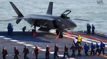 Палубный J-20: дальний перехватчик и «убийца морской ПВО». Новый сюрприз для американцев от «Chengdu»