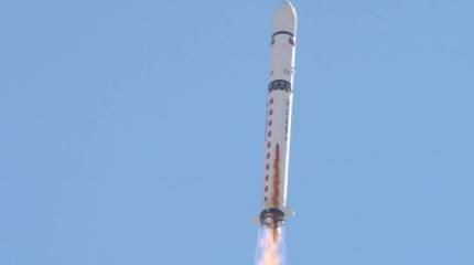 Китай впервые осуществил космический запуск с морской платформы