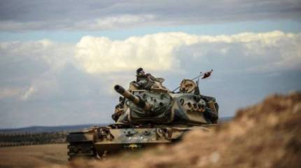 Турецкая армия стянула бронетехнику к границе с Сирией