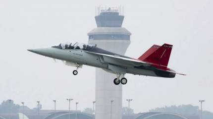 Первый учебно-тренировочный самолёт T-7A Red Hawk поступил на вооружение американских ВВС