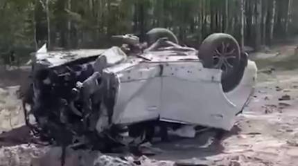 Появились кадры с места взрыва автомобиля писателя Захара Прилепина