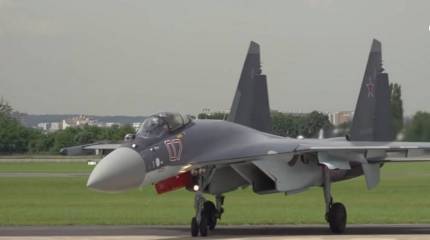 ВКС РФ продолжат закупать истребители Су-35 параллельно с закупкой Су-57