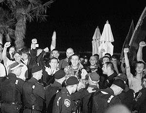 «Украинский народ укушен обольстительным вампиром»