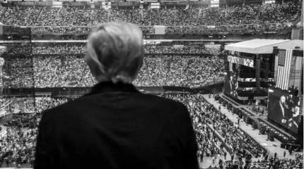 На прощании с Кирком впервые звучал тезис о том, что стрелок не был одиночкой