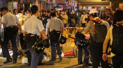 Полиция Гонконга (Сянгана) разогнала протестующих "школьников и студентов"