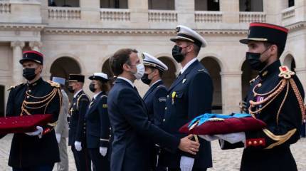 Французские эксперты: Макрон - вовсе не Шарль де Голль, Францию из НАТО выводить не станет