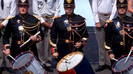 «Республика в опасности»: Франция обсуждает письмо военных о риске гражданской войны