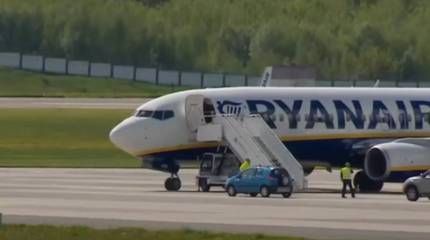 Минтранс Беларуси: Самолёт грозилось взорвать боевое крыло ХАМАС