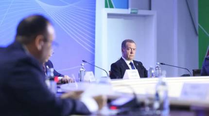 Медведев: попавшая в зависимость от США Европа одной Гренландией не отделается