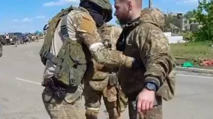 Зеленский признал, что вышедшие с территории  завода «Азовсталь» украинские военные попали в плен