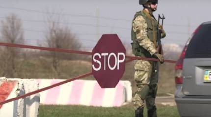 Власти Украины запретили пограничникам выпускать из страны всех чиновников и депутатов без разрешения офиса президента
