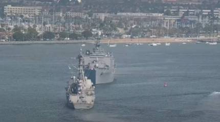 «Вахтенный офицер предотвратил столкновение»: Пентагон расследовал манёвры эсминца и десантного корабля ВМС США