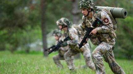 Латвия возвращает всеобщую воинскую обязанность из-за «российской угрозы»