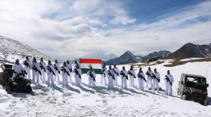 Семь индийских военнослужащих погибли под снежной лавиной на северо-востоке страны