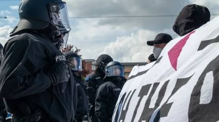 Пресса США: в Германии прошли протесты с призывами запретить деятельность набирающей популярность партии АдГ