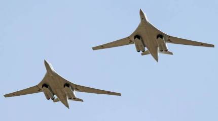 Пара российских стратегов Ту-160 совершила полёт над водами Арктики