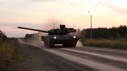 В "Ростехе" рассказали о сроках поставки танка Т-14 "Армата" в войска