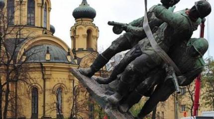 Как Польшу превращают в новый таран против России