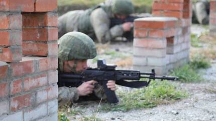 «Один из первых»: Полк спецназначения ЮВО полностью перевооружили на новый автомат АК-12