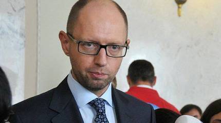 Западный эксперт назвал Яценюка комаром, которого "нужно прихлопнуть"