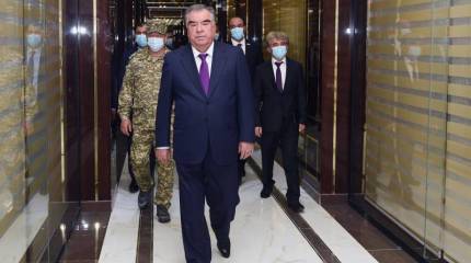 Президент Таджикистана распорядился мобилизовать 20 тысяч военнослужащих резерва из-за ситуации на границе с Афганистаном