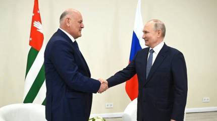 Президент Абхазии рассказал об обещании российского лидера поддерживать республику в военной сфере
