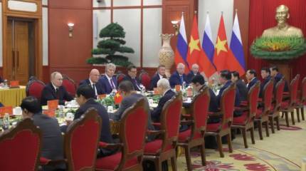 Президенты РФ и Вьетнама договорились не заключать соглашения, которые могут навредить нашим странам