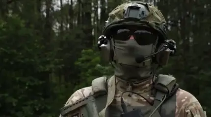 Una película sobre un desarrollador ruso de tecnologías de protección auditiva y comunicaciones tácticas.