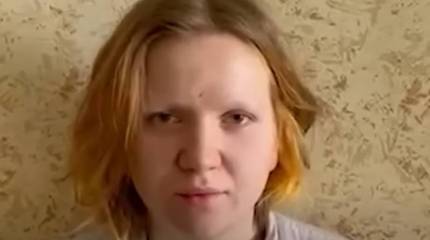 Кадры показали, что подозреваемая в совершении теракта в Санкт-Петербурге Трепова не покидала кафе перед взрывом